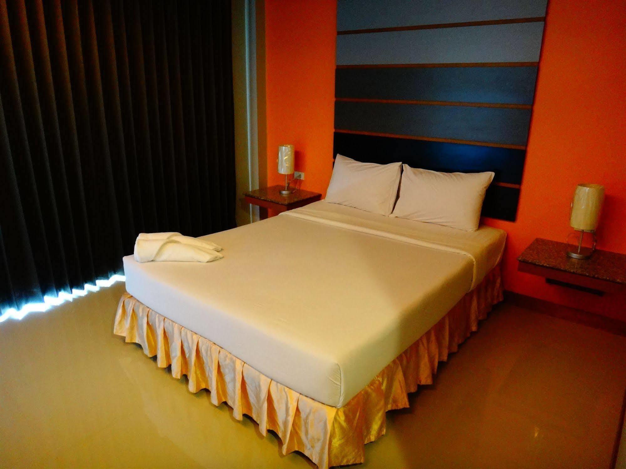 Phangan Pearl Hostel Haad Rin Extérieur photo